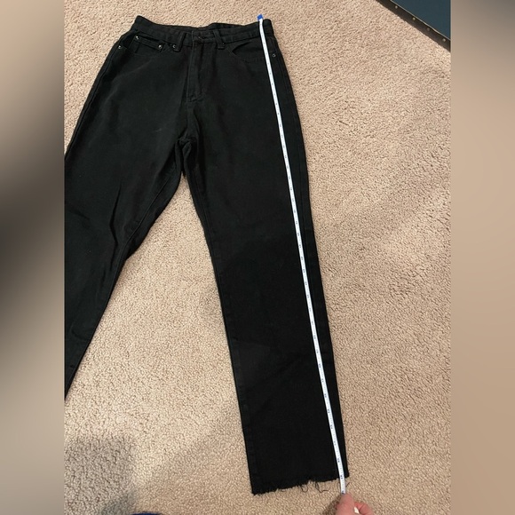 Women's SHEIN black High-waisted Raw Hem Jeans - Picture 4 of 10